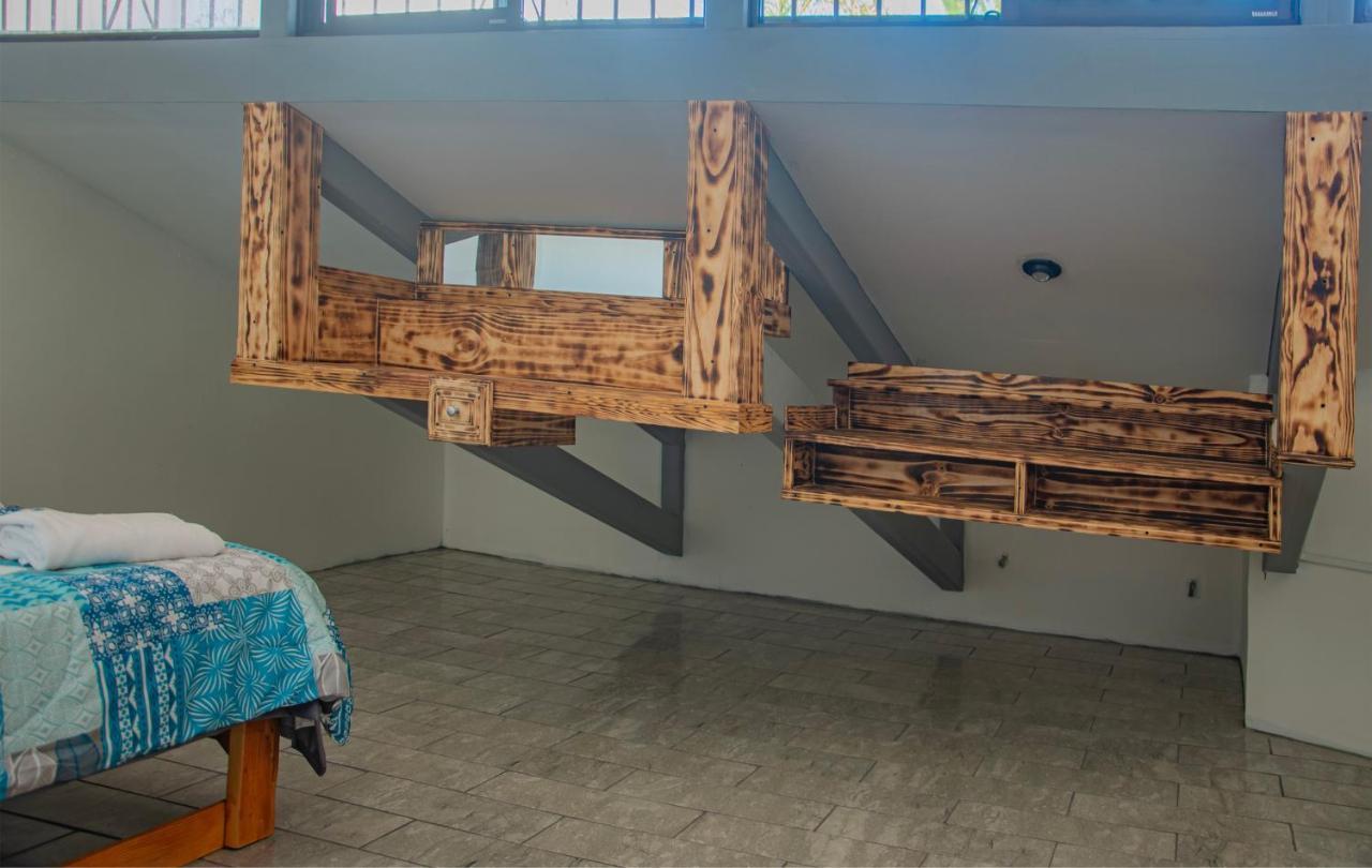 Hostel Carmelas, Airport Juan Santamaria, Alajuela, San Jose *