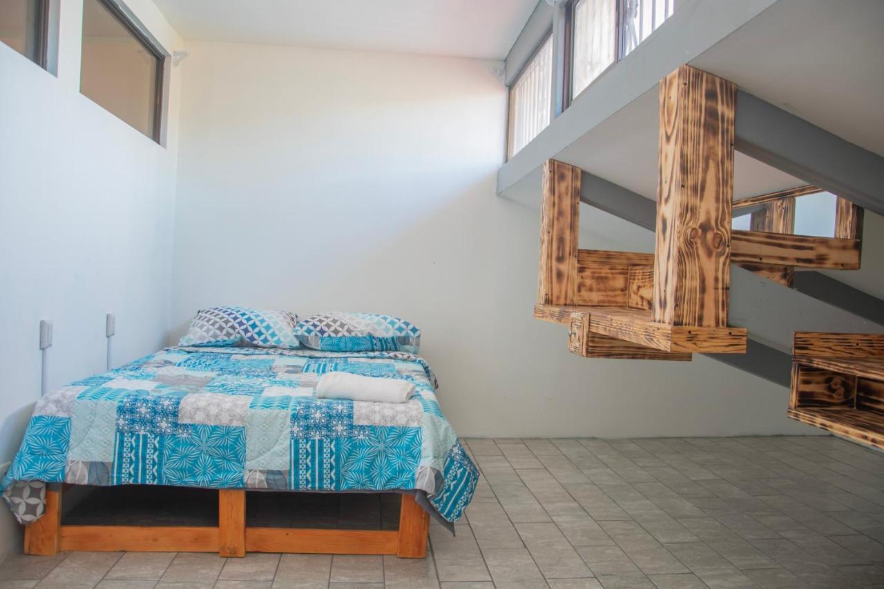 Carmelas, Airport Juan Santamaria, Alajuela, San Jose Hostel
