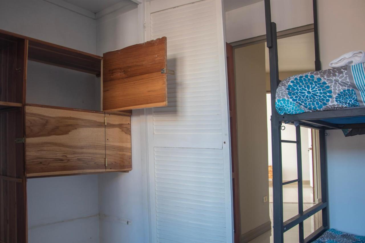 Hostel Carmelas, Airport Juan Santamaria, Alajuela, San Jose Alajuela