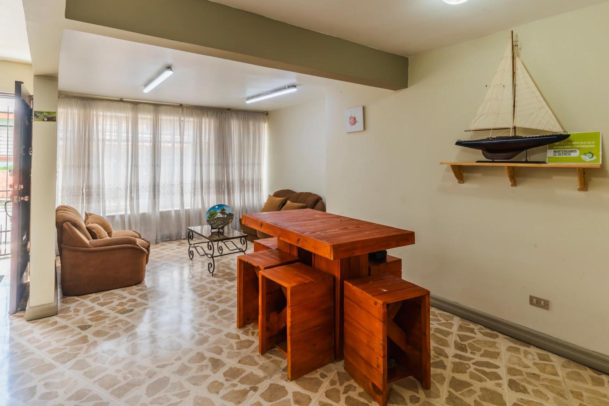 Hostel Carmelas, Airport Juan Santamaria, Alajuela, San Jose