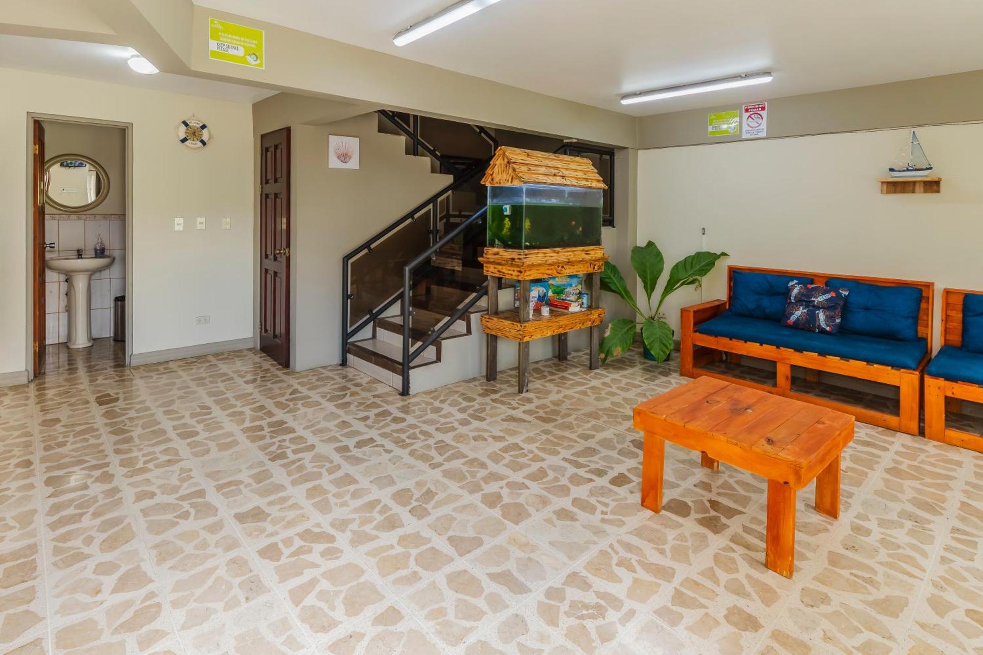 Carmelas, Airport Juan Santamaria, Alajuela, San Jose Hostel *